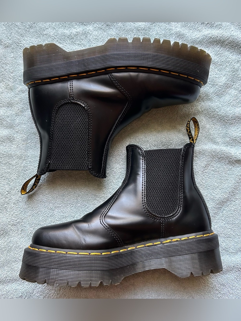 Women's 2976 Quad Leather Platform Chelsea Boots in US 7 Women’s